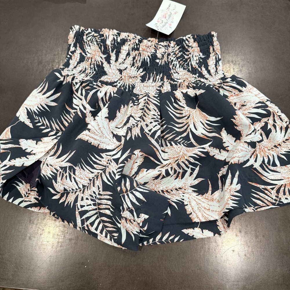 Floral High Waist Women Shorts - Black and White